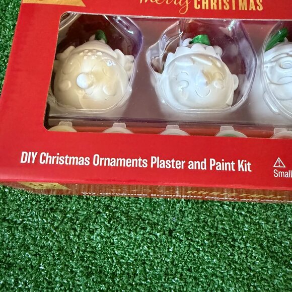 DIY Christmas Oranments Plaster & Paint Kit 10 Pieces NEW Merry Christmas in Box - Picture 6 of 12